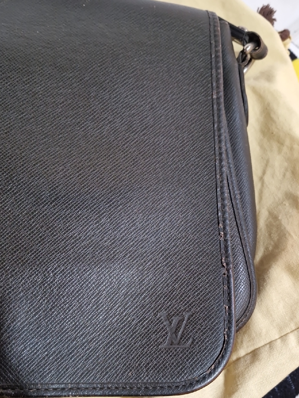 Louis Vuitton Dark Brown Taiga Leather Messenger Bag - Picture 2 of 12